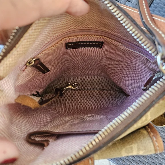 Vintage DOONEY & BOURKE CROSSBODY PURSE - Picture 5 of 6